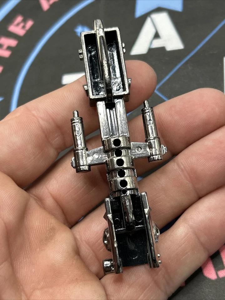 Transformers. Megatron 1984. Cañón láser de alta densidad Foto 4 de 4