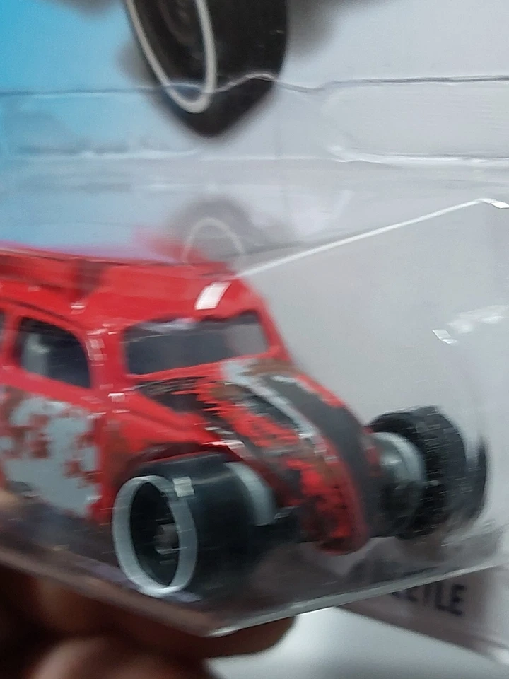 Hot wheels 1/64 🇨🇵  custom Volkswagen beetle #8/10 Mainline 2019 - Photo 2/4