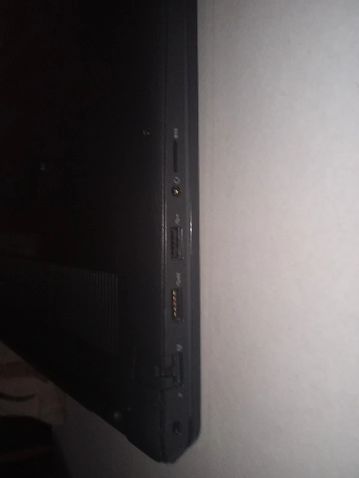 Dell Latitude 3520 15.6" (256GB SSD, Intel Core i5 11th Gen., 2.40 GHz, 8GB)..., photo 3 of 4