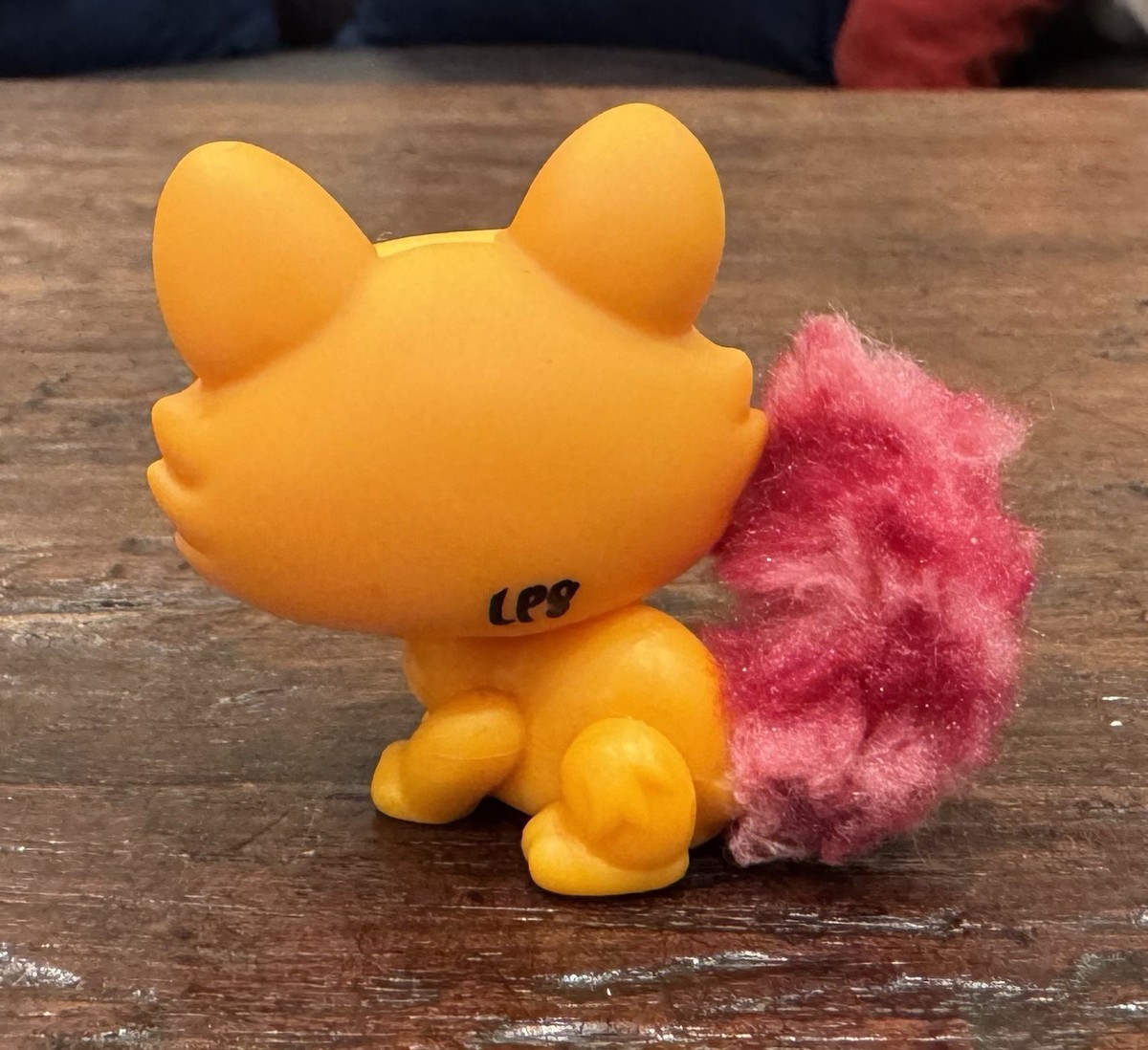 Littlest Pet Shop LPS Crouching Fuzzy Tail Cat 2576 | eBay