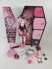 Monster High Skulltimates Secrets Fearidescent Draculaura Doll Coffin Locker Set