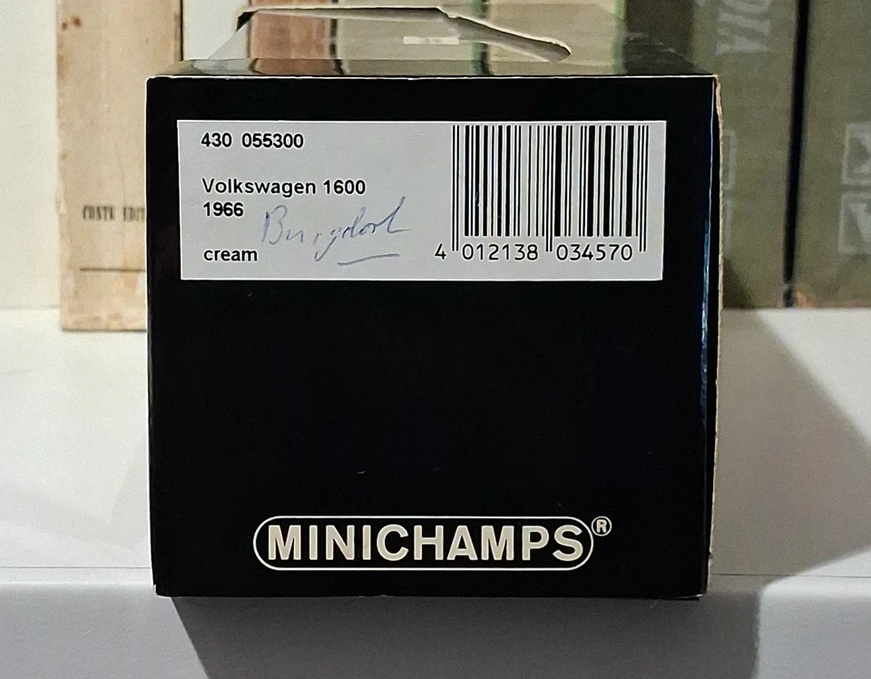 Minichamps Volkswagen 1600 1966 1/43 - Immagine 2 di 2
