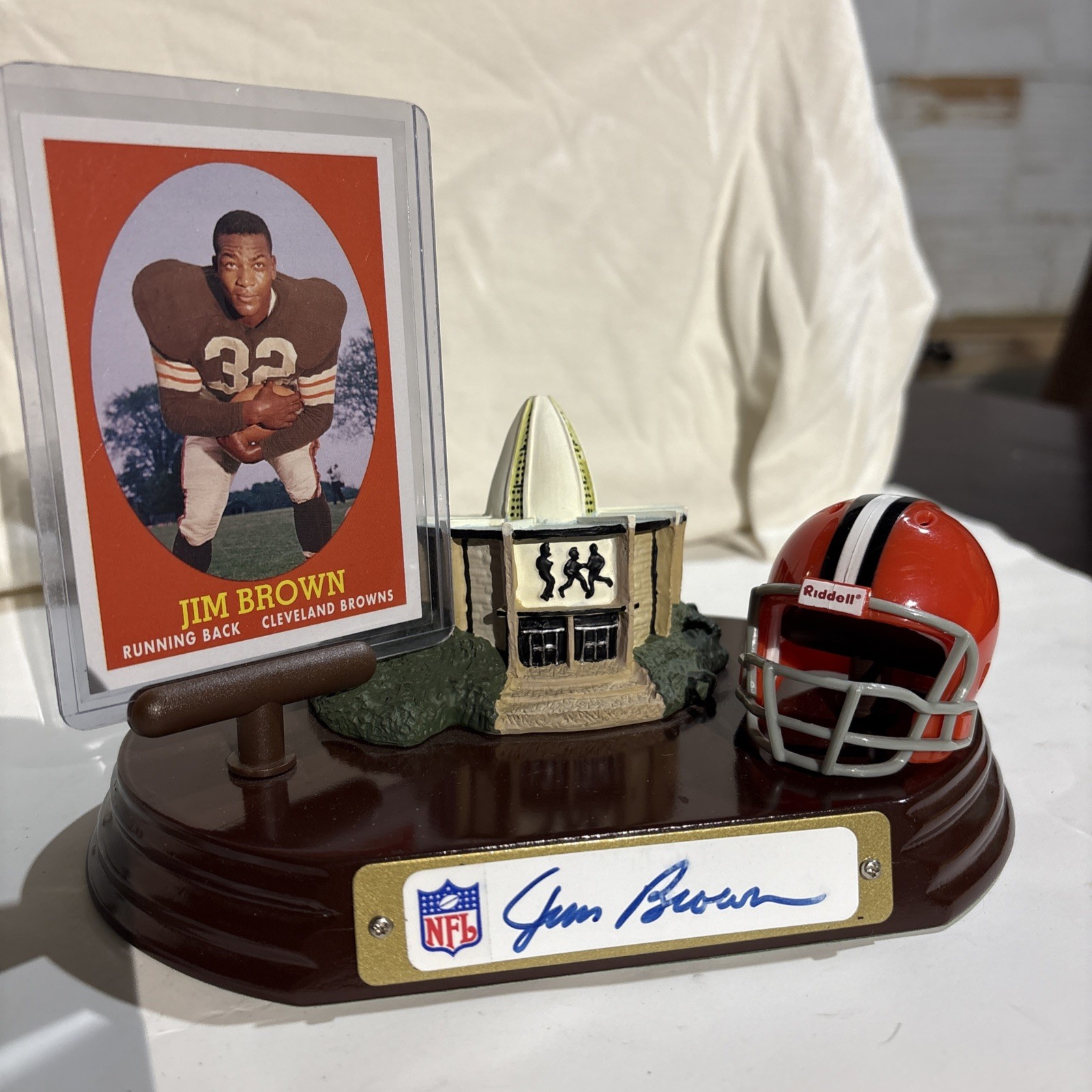 JIM BROWN Autographed Hall Of Fame Signed HOF Custom NFL Football Figurine JSA 