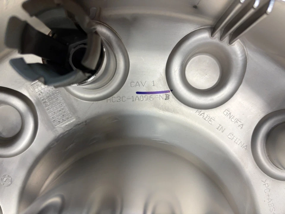 OEM 17-25 FORD F-450 F-550 SUPER DUTY 10 TACOS CROMO TAPA CENTRAL HC3C-1A096-NB Foto 2 de 4