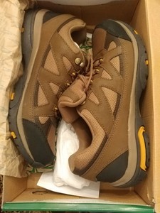 eastland hiking shoes