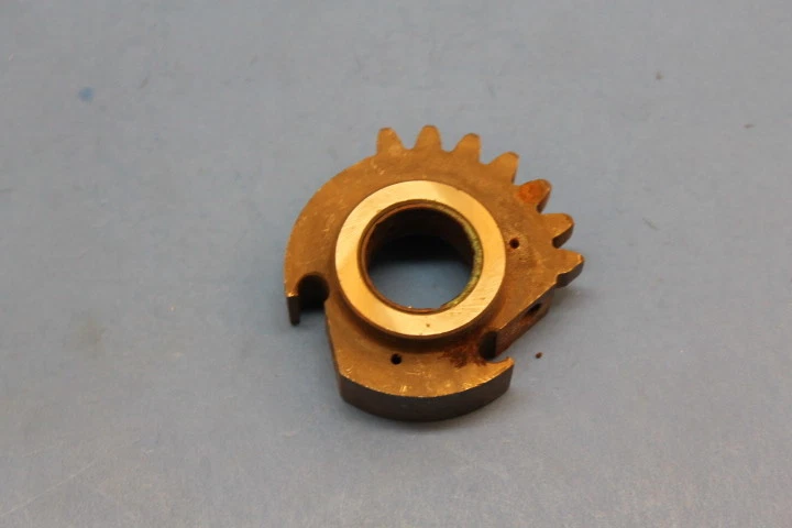 НОВЫЙ ИЗ СТАРЫХ ЗАПАСОВ YAMAHA DS6 TD2 YD3 YM1 УДАРНАЯ ШЕСТЕРНЯ 7T ДЕТАЛЬ # 156-15631-00-00 - Изображение 2 из 4