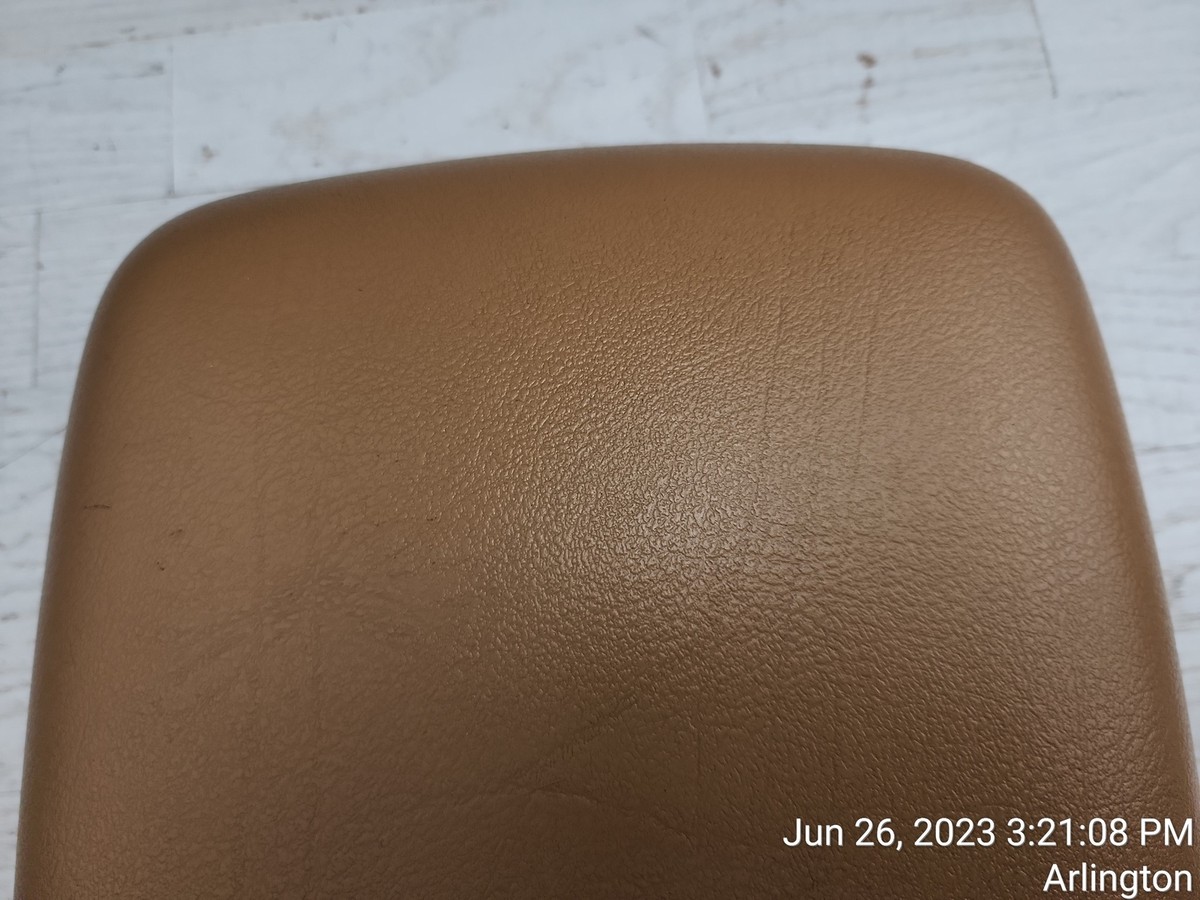 アンビエントラウンジ　Sサイズ　ベージュ（取替えカバー付き） 96 97 98 Jeep Grand Cherokee ZJ Center Console Lid Arm Rest