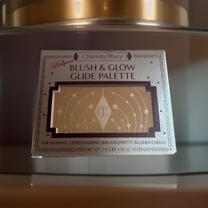 Charlotte Tilbury Hollywood Blush & Glow Glide Palette: Rosy Pink Pearlescent