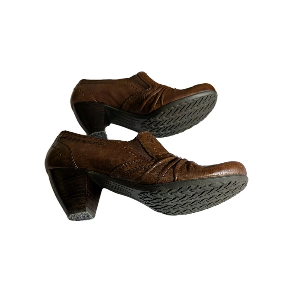 Zapatos para mujer con trampas desnudas de cuero marrón talla 8,5 Foto 3 de 4