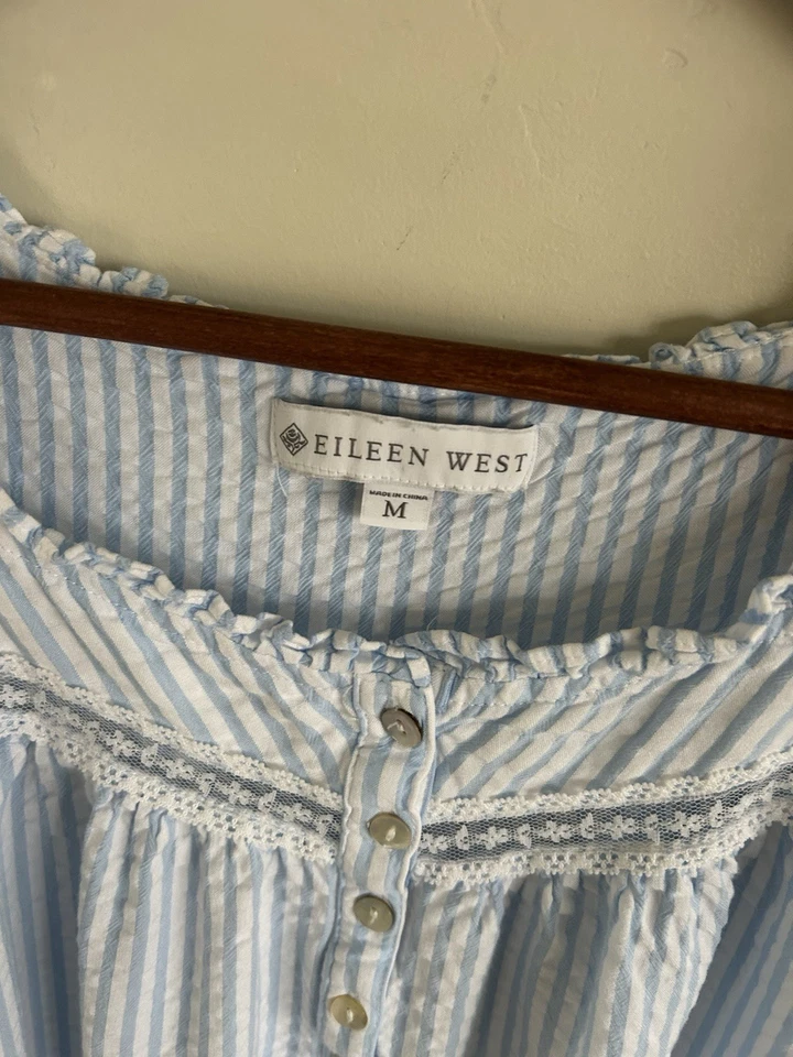 Camisola Eileen West Seersucker M azul branca curta verão babado bainha lounge em excelente estado usado - Imagem 2 de 4