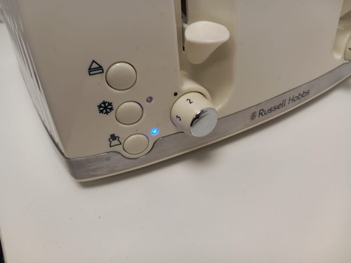 Russell Hobbs 26072 Honeycomb 4 Slice Toaster Cream FULLY WORKING - Picture 10 of 14