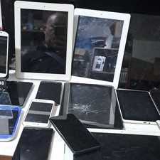 Lotto  misto smartphone e tablet per recupero pezzi