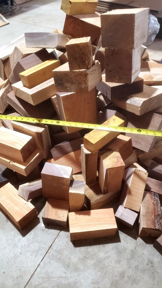 20Lbs /Value Hardwood Scrap Turning Blanks,Black Walnuts, Oak, Ambrosia Maple. - Image 2 of 4