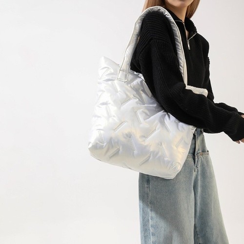 Large Capacity Cloud Handbag Quilted Down Padded Space Cotton Handbag Travel - Picture 9 of 17