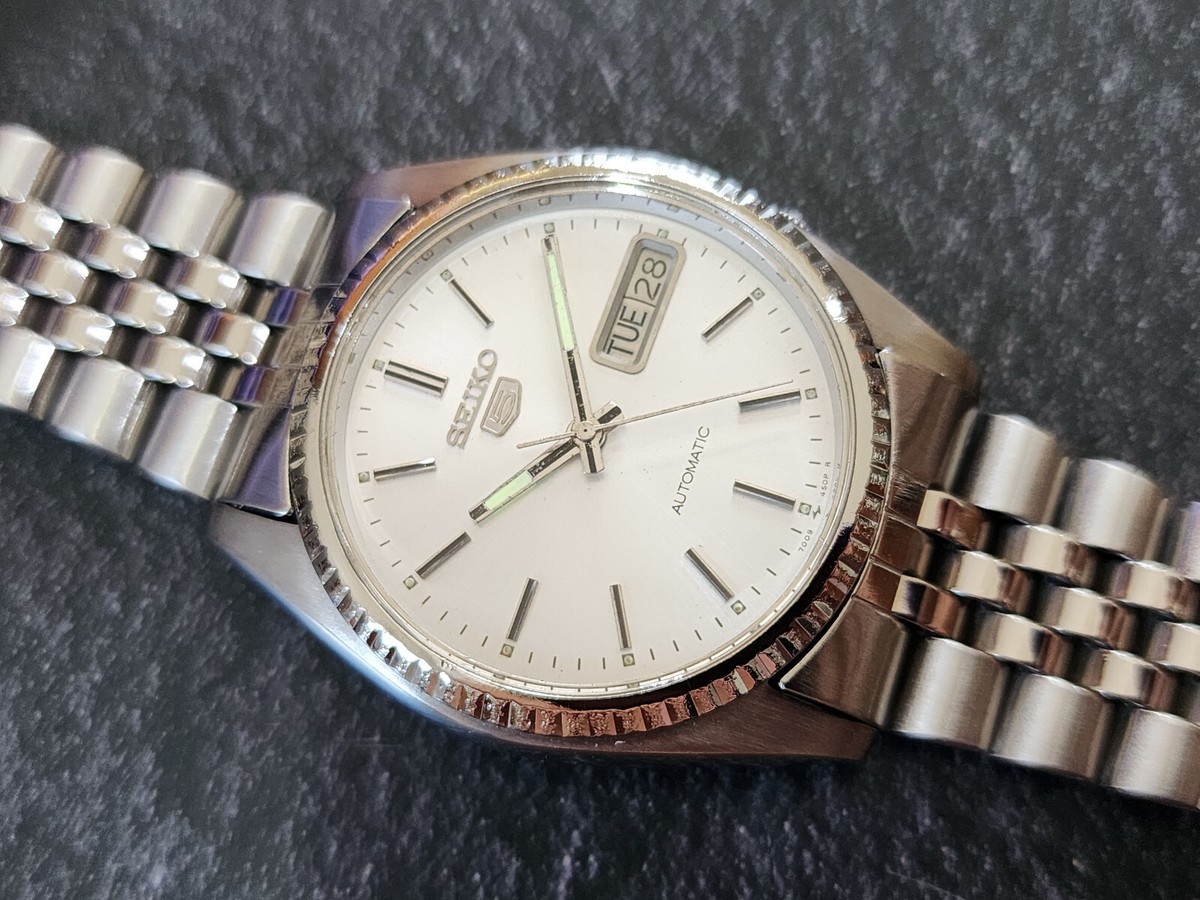 VINTAGE Seiko 5 7009-3110 Automatic Watch SS Silver Dial DateJust 