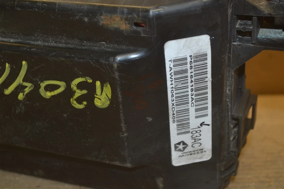 Chrysler 300 2012-14 caja de fusibles conexión OEM 68164183AC módulo 548-9D8 Foto 2 de 4