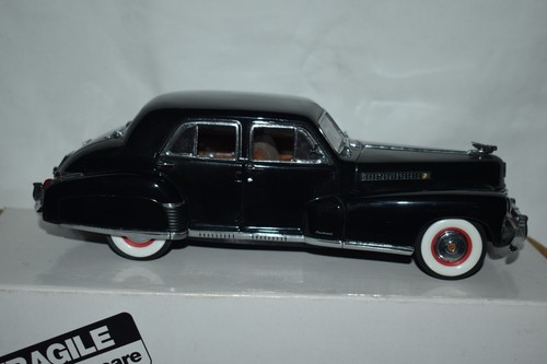 Danbury Mint 1:24 1941 Cadillac Fleetwood Series 60 Special Black - Picture 2 of 6