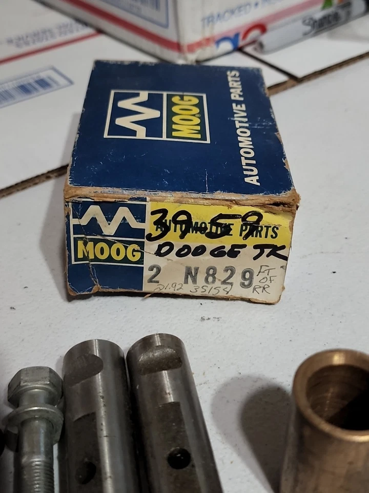 1939-66 Dodge грузовик новый из старых запасов скобы болт набор Moog # N829 сделано в США NORS - Изображение 3 из 4