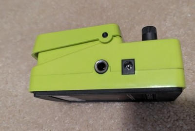 New Behringer Ultra Wah UW300 Auto-Wah Guitar Effect Pedal