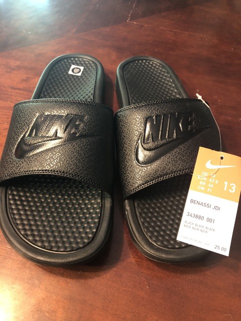 nike benassi triple black