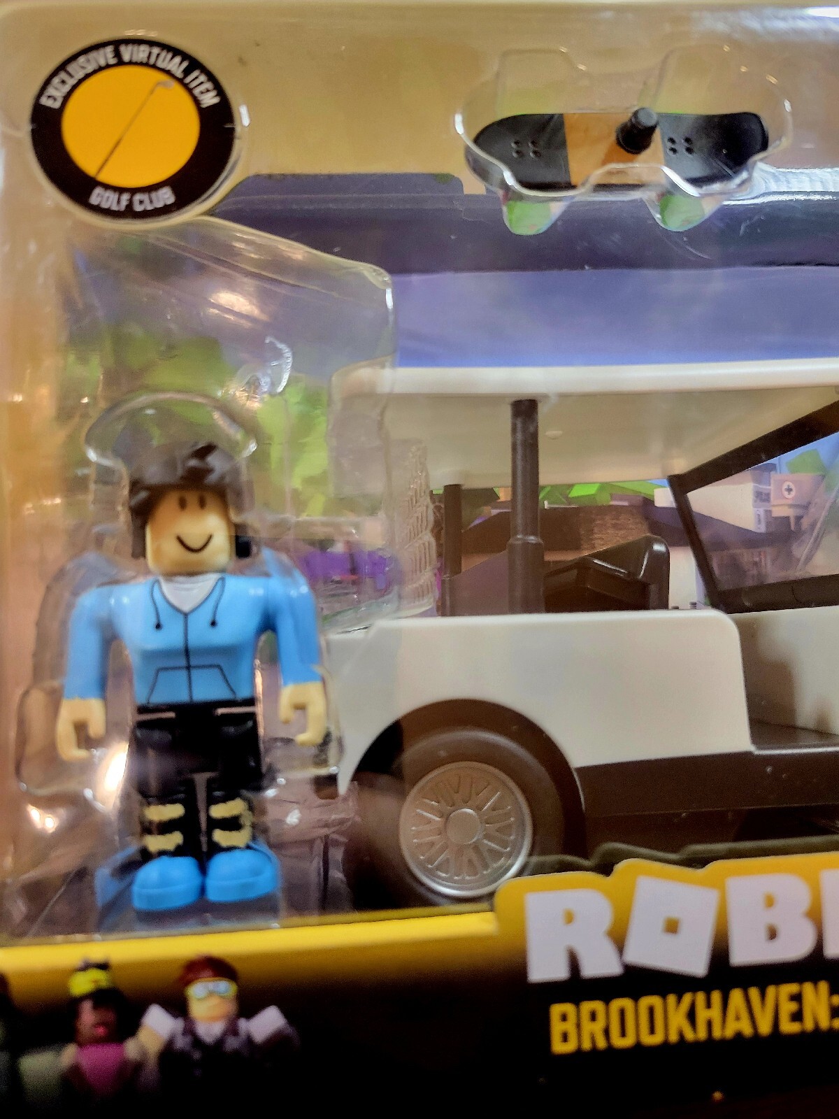 Roblox Brookhaven Golf Cart toy set. Skateboard,scooter,figures