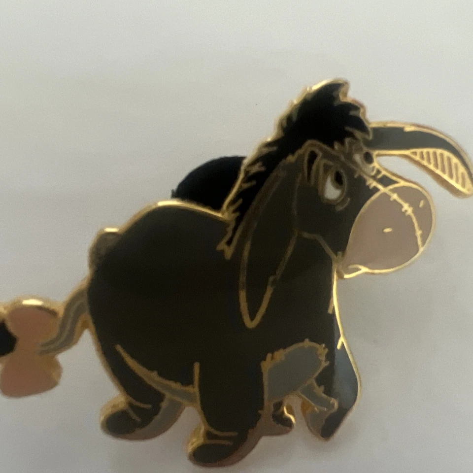 Prendedor Disney Winnie the Pooh Eeyore PIEZA DE ALFILER DOBLADA Foto 2 de 2