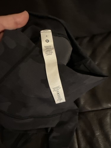 LULULEMON Sz 4 Black Camo Align High Rise Crop 21” Active Yoga Leggings Size 4 - Picture 4 of 7