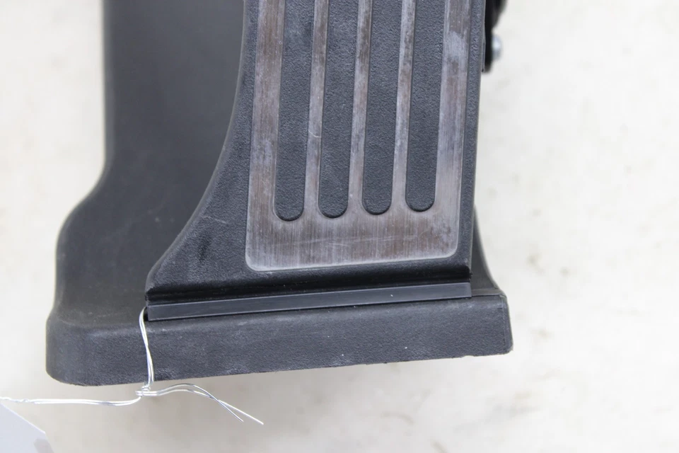 2014-2019 Chevrolet Corvette Accelerator Pedal 22936178 OEM MM43 - Image 4 of 4