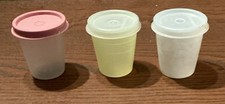 3 vintage Tupperware Mini przezroczyste/żółte midgety pojemniki 2 uncje #101 W/Pokrywki #201