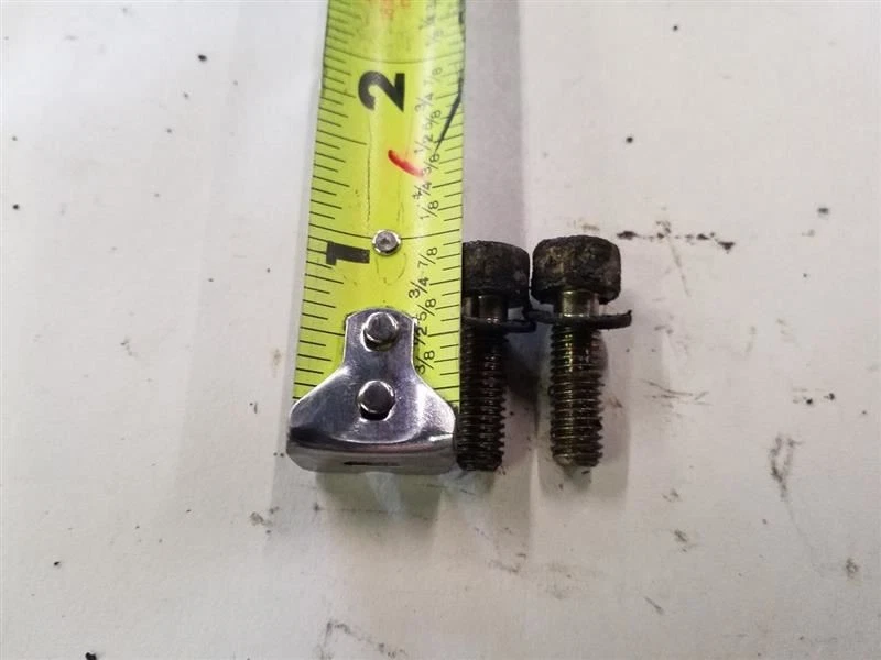 Pernos de montaje del cuerpo del acelerador | Se adapta a Mercedes Benz 380SEL 380SL 1981-1985 Foto 2 de 2