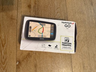 TomTom GO 50 Portable GPS Car Vehicle U.S.A. Navigation with Voice & LIFETIME