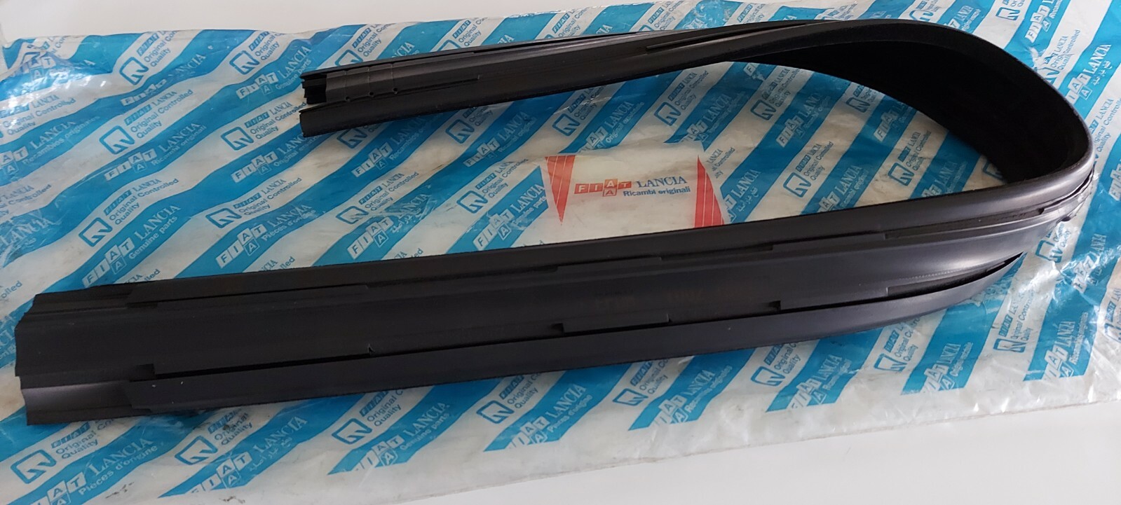 7641514 Rubber Weather Strip for Fiat Tipo- TEMPRA Original BRAND 