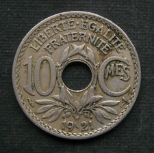 B5) France 10 Centimes 1921 France +++ HOLE COIN +++