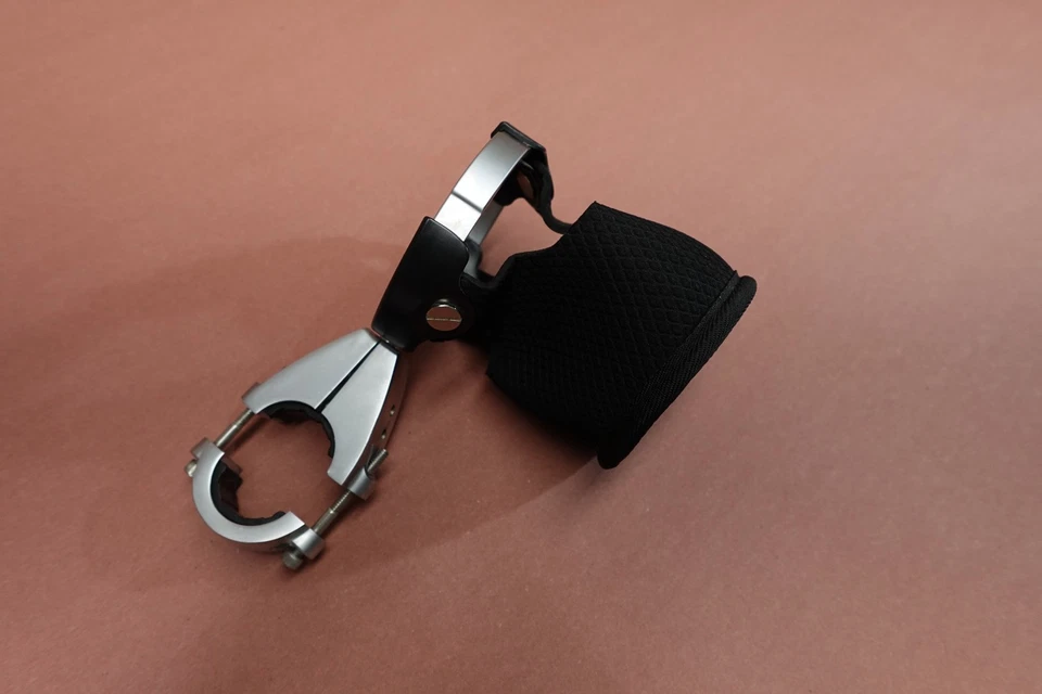 Harley Davidson Fat Bob FXFBS 114 2018-2024 portavasos manillar ajustable Foto 3 de 4