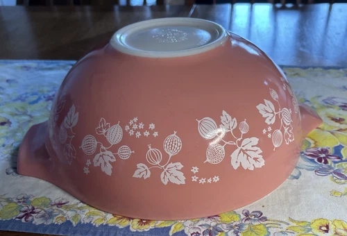 Vintage Pyrex  4Qt Pink & White Gooseberry Cinderella Design Mixing Bowl  #444