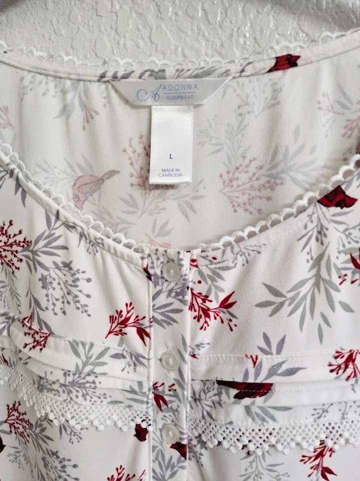 Camisón largo Adonna micro polar talla L estampado cardinal plisado corpiño ribete de encaje Foto 3 de 4