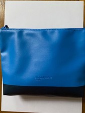 Lufthansa Business Class Amenity Kit Jil Sander Navy royalblau/dunkelblau