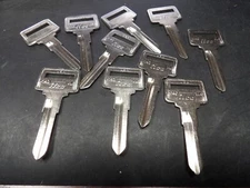 (10)VL10 Curtis Nickel Plated Key Blank (VL8 X140 Ilco) fits some Volvo Auto (c)