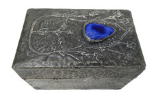 ART NOUVEAU ARTS CRAFTS HAMMERED PEWTER INLAID DECOR ORNATE VINTAGE CARD BOX