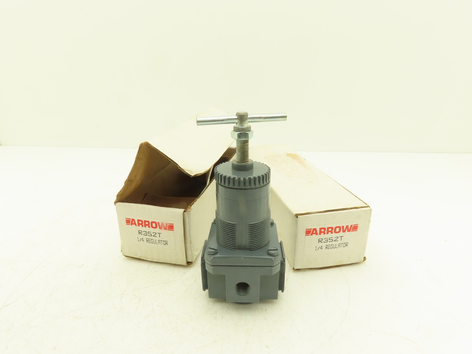 Arrow R352T Pneumatic Air Regulator 1/4"NPT 125PSI 50SCFM T-Handle Lot of 2