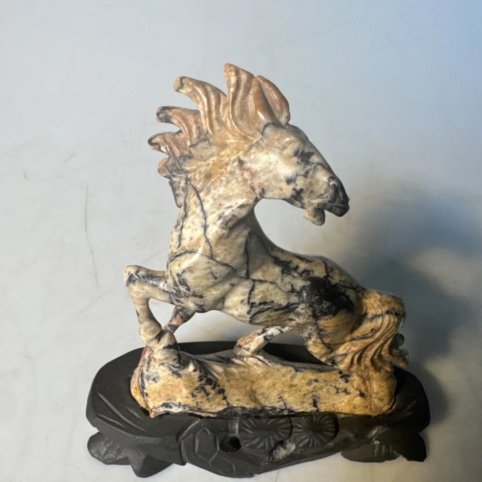 "Estatua de caballo de piedra tallada a mano china antigua/de colección sobre soporte de madera tallada 6""" Foto 2 de 4