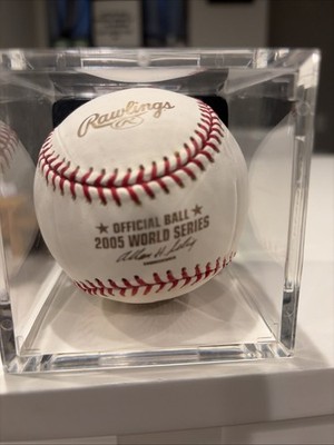 Rawlings Official MLB 2005 WORLD SERIES Baseball In Case/SEALED