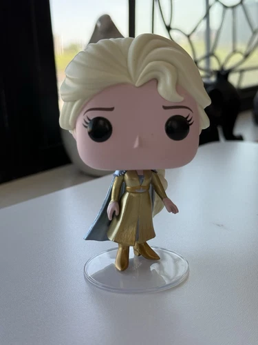 Funko Pop! Disney ULTIMATE Princess Elsa #581 [Gold, with Pin] [Out Of Box] 