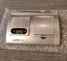 Ultronic Desktop AM/FM Radio with Calendar Clock T524B
