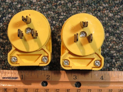 Enchufe macho Cooper 15A 125V 3 clavijas redondo 90 grados ~ juego de 2 - Imagen 1 de 6