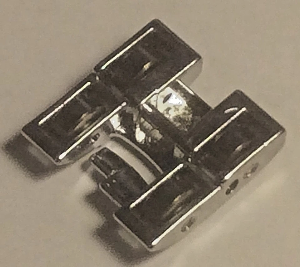 Pie de rodillo que se adapta a la máquina de coser Viking Husqvarna - 412-99 02-45 - Se adapta a 1-7 Foto 2 de 4