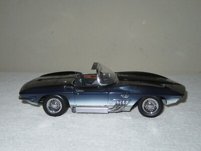 1961 CHEVROLET CORVETTE MAKO SHARK UT MODELS 1:18 OPENING HOOD