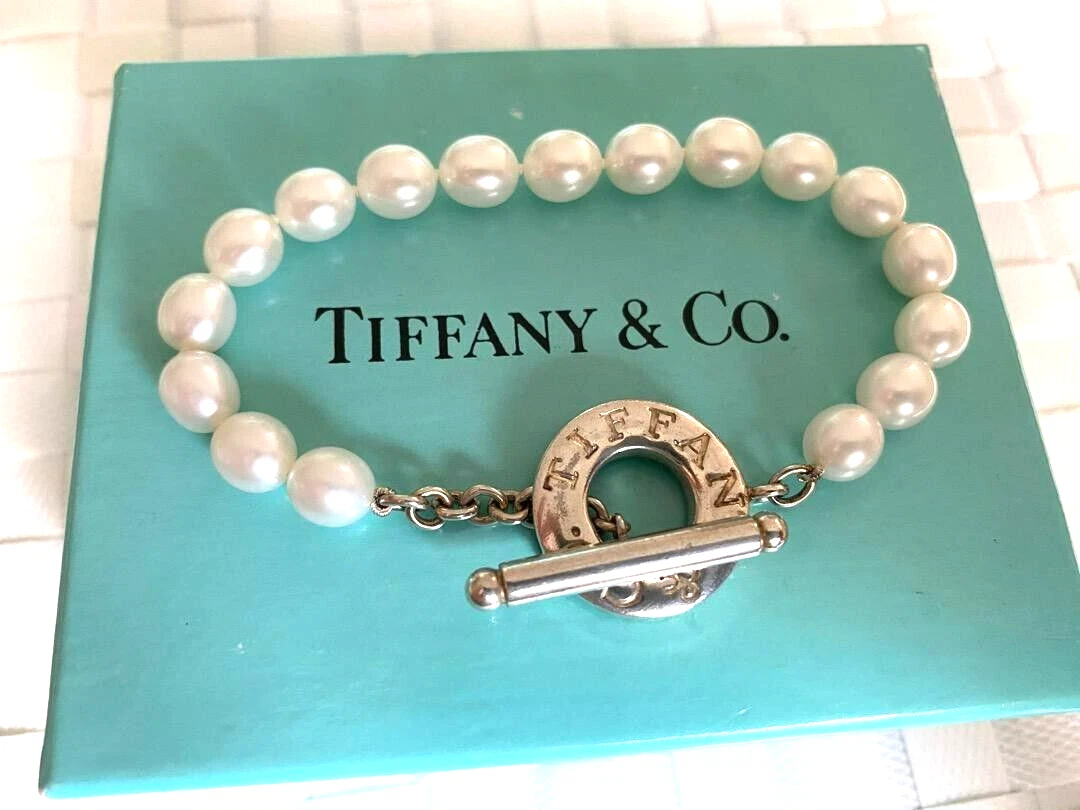 1999 Tiffany and Co Sterling Silver Infinity Figure 8 Pearl Bracelet #15425  at 1stDibs | tiffany and co pearl bracelet, tiffany's pearl bracelet,  bracelet infinity tiffany