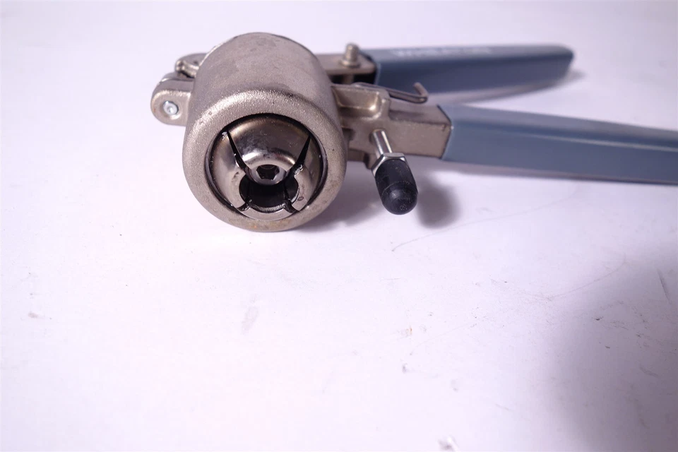 Herramienta de prensado Wheaton - mango gris  Foto 2 de 2