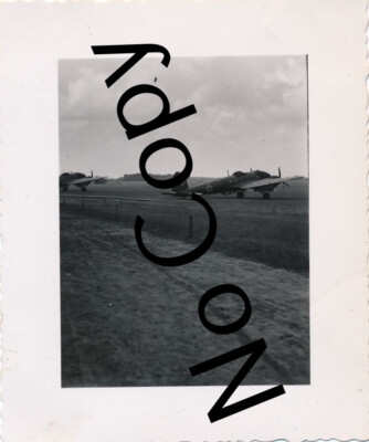 Foto  - LW 1. Kampfgeschwader 253 -Flugzeug Flugplatz HE 111 X96